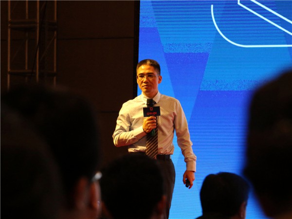 家装漆事业部总经理廖德舞主题演讲